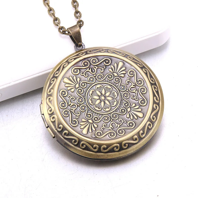 Unique Carved Design Copper Oval Photo Frame Pendant Necklace Charm Openable Locket Necklaces Women Men Memorial Jewelry