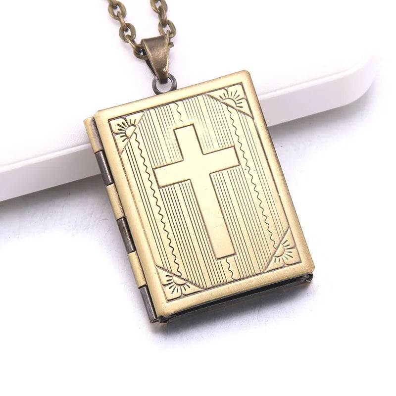 Unique Carved Design Copper Oval Photo Frame Pendant Necklace Charm Openable Locket Necklaces Women Men Memorial Jewelry