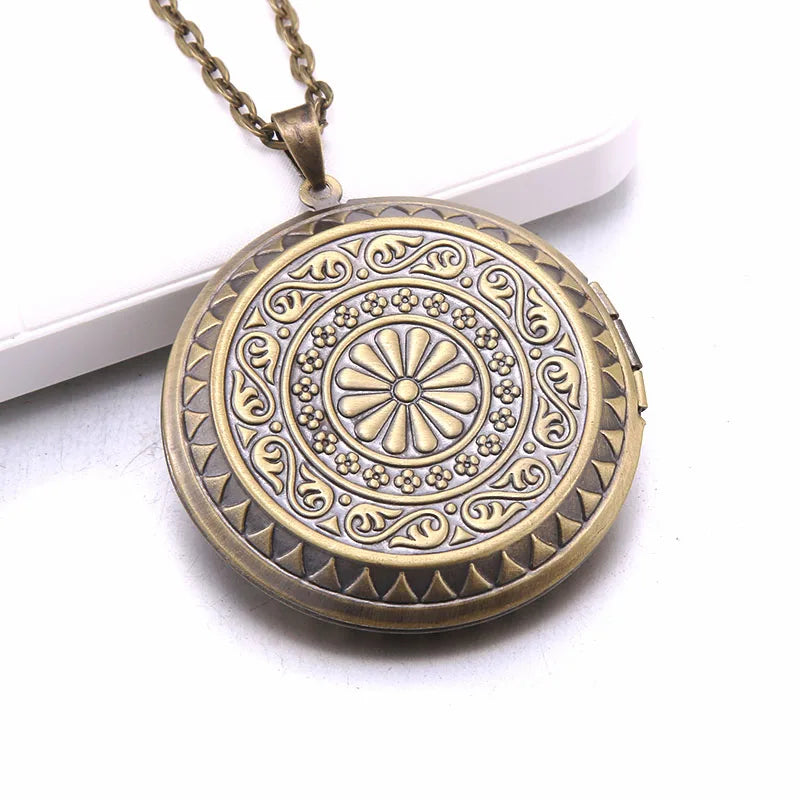 Unique Carved Design Copper Oval Photo Frame Pendant Necklace Charm Openable Locket Necklaces Women Men Memorial Jewelry