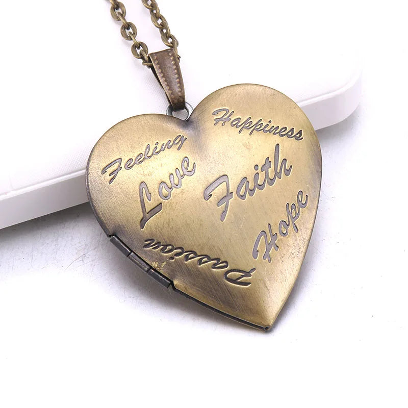 Unique Carved Design Copper Oval Photo Frame Pendant Necklace Charm Openable Locket Necklaces Women Men Memorial Jewelry