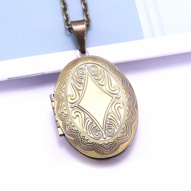 Unique Carved Design Copper Oval Photo Frame Pendant Necklace Charm Openable Locket Necklaces Women Men Memorial Jewelry