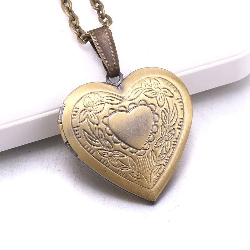 Unique Carved Design Copper Oval Photo Frame Pendant Necklace Charm Openable Locket Necklaces Women Men Memorial Jewelry