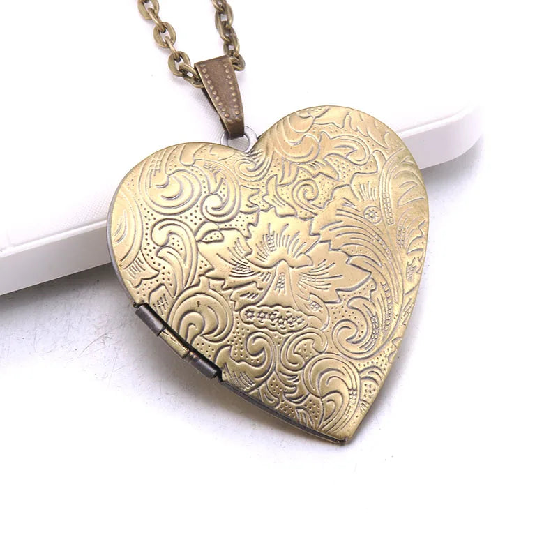 Unique Carved Design Copper Oval Photo Frame Pendant Necklace Charm Openable Locket Necklaces Women Men Memorial Jewelry