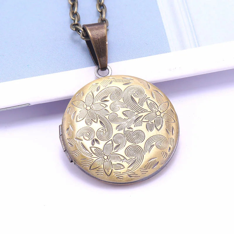 Unique Carved Design Copper Oval Photo Frame Pendant Necklace Charm Openable Locket Necklaces Women Men Memorial Jewelry