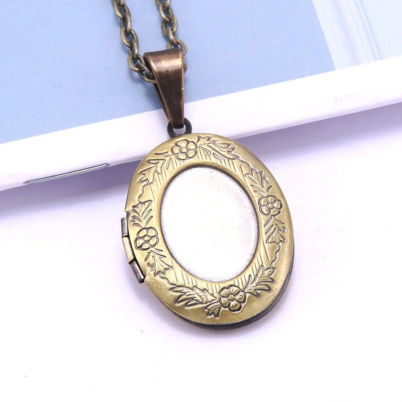 Unique Carved Design Copper Oval Photo Frame Pendant Necklace Charm Openable Locket Necklaces Women Men Memorial Jewelry