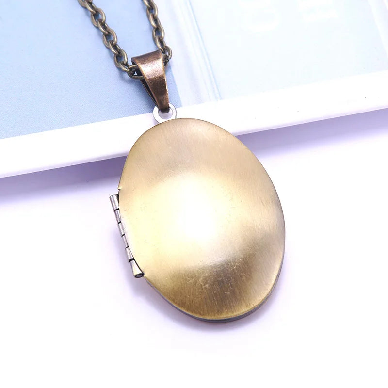 Unique Carved Design Copper Oval Photo Frame Pendant Necklace Charm Openable Locket Necklaces Women Men Memorial Jewelry