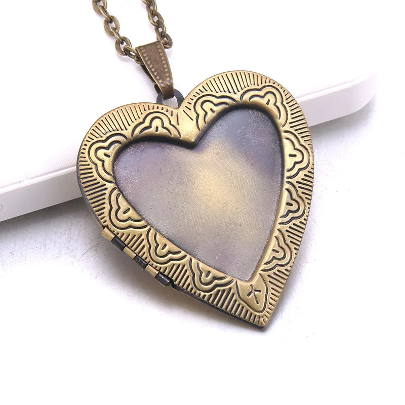 Unique Carved Design Copper Oval Photo Frame Pendant Necklace Charm Openable Locket Necklaces Women Men Memorial Jewelry