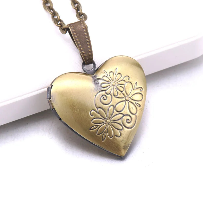 Unique Carved Design Copper Oval Photo Frame Pendant Necklace Charm Openable Locket Necklaces Women Men Memorial Jewelry