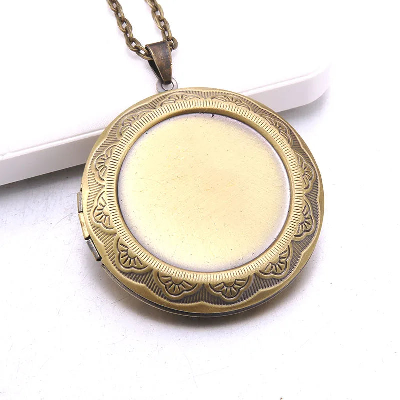 Unique Carved Design Copper Oval Photo Frame Pendant Necklace Charm Openable Locket Necklaces Women Men Memorial Jewelry
