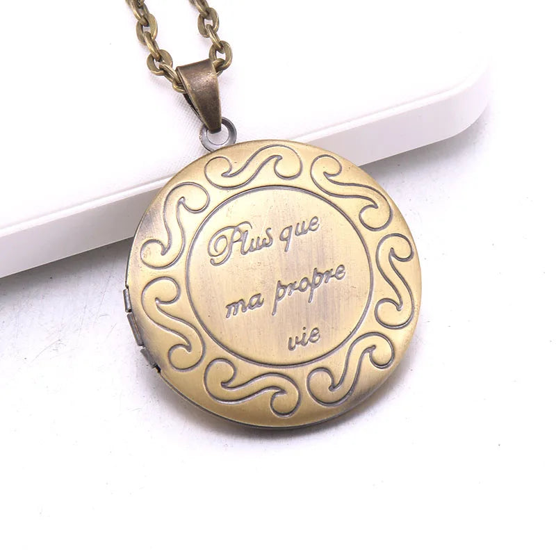 Unique Carved Design Copper Oval Photo Frame Pendant Necklace Charm Openable Locket Necklaces Women Men Memorial Jewelry