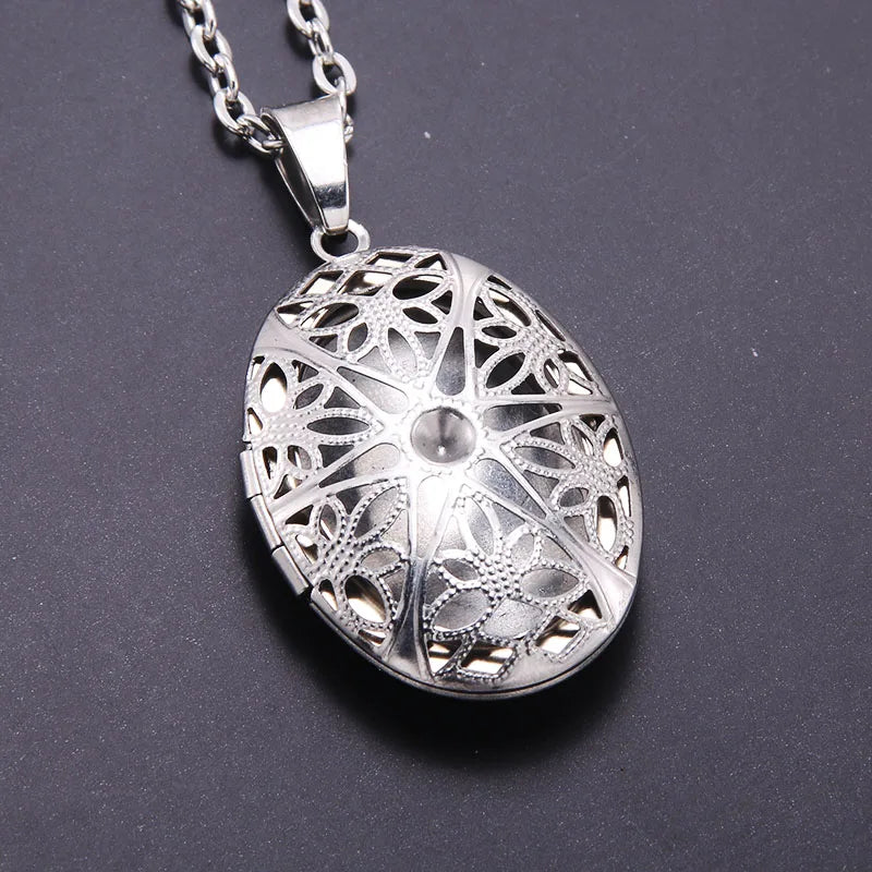 Unique Carved Design Copper Oval Photo Frame Pendant Necklace Charm Openable Locket Necklaces Women Men Memorial Jewelry