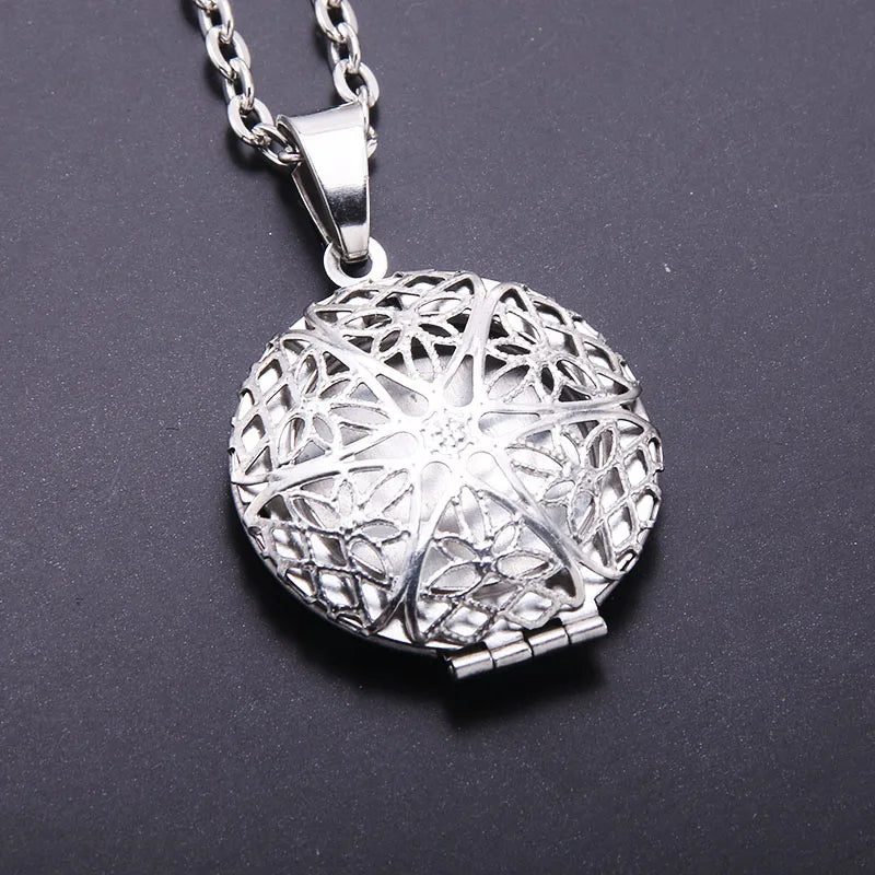 Unique Carved Design Copper Oval Photo Frame Pendant Necklace Charm Openable Locket Necklaces Women Men Memorial Jewelry