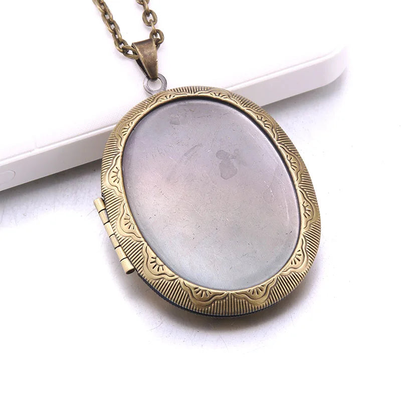 Unique Carved Design Copper Oval Photo Frame Pendant Necklace Charm Openable Locket Necklaces Women Men Memorial Jewelry