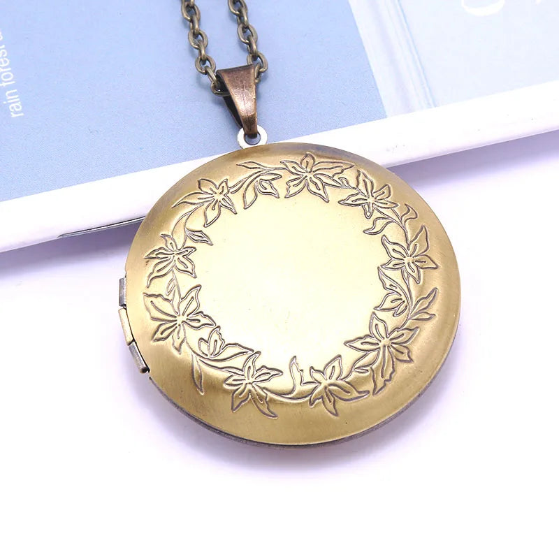 Unique Carved Design Copper Oval Photo Frame Pendant Necklace Charm Openable Locket Necklaces Women Men Memorial Jewelry