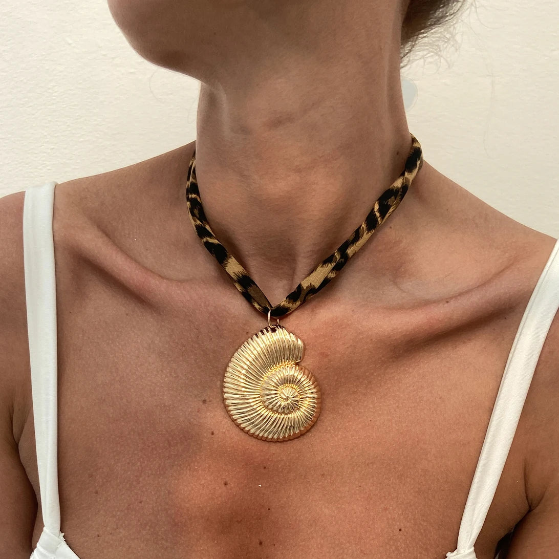 SHIXIN 7 Styles Metal Starfish Conch Heart Pendant Necklace Women Leopard Pattern Soft Cotton Velvet Short Choker Neck Chain