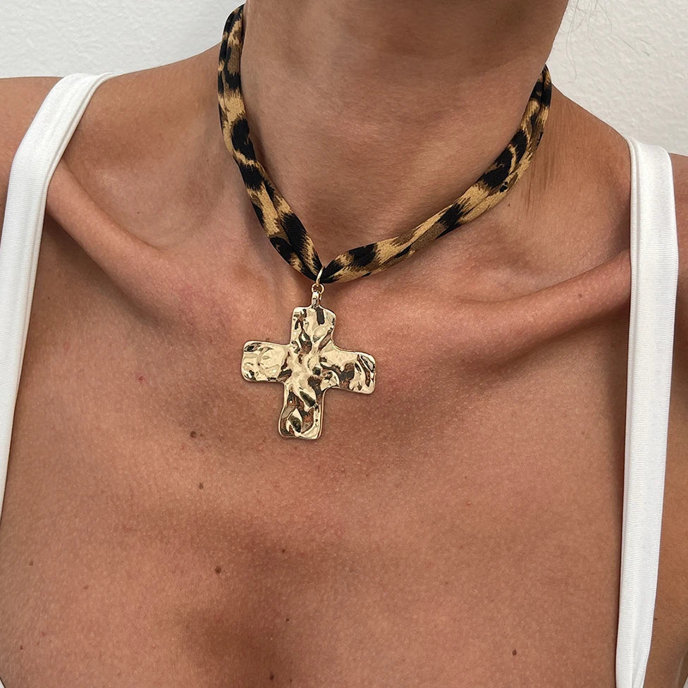 SHIXIN 7 Styles Metal Starfish Conch Heart Pendant Necklace Women Leopard Pattern Soft Cotton Velvet Short Choker Neck Chain